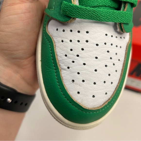 Nike Air Jordan 1 Retro High OG WMNS “Lucky Green” 2023 - Picture 8 of 8